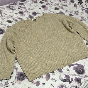 Ava & Viv Women's Tan V-Neck Sweater